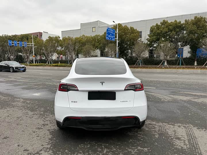 Фото 9 - Tesla Model Y