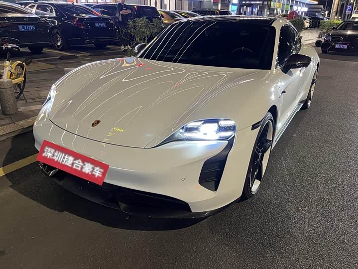 Фото 1 - Porsche Taycan