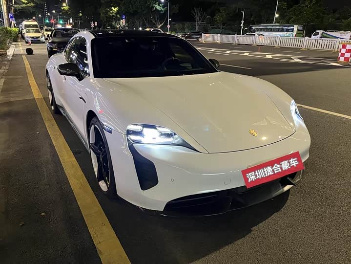 Фото 3 - Porsche Taycan