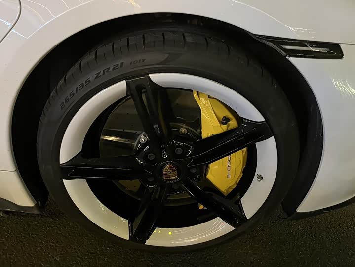 Фото 8 - Porsche Taycan