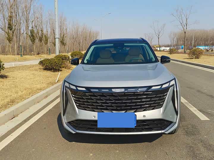 Фото 2 - Geely Atlas L