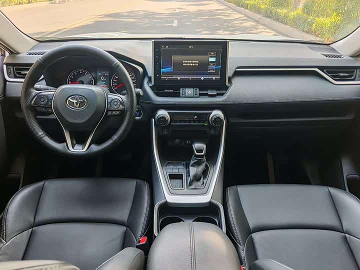 Фото 8 - Toyota Wildlander