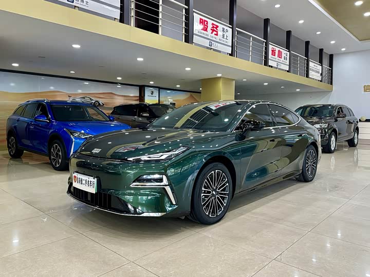 Фото 1 - Geely Galaxy Starshine 8 EM-i