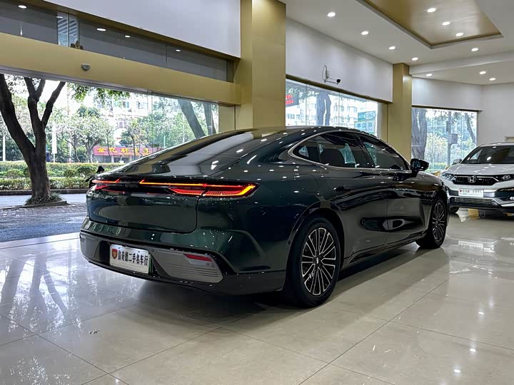 Фото 3 - Geely Galaxy Starshine 8 EM-i