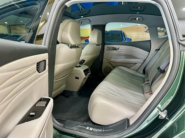 Фото 9 - Geely Galaxy Starshine 8 EM-i