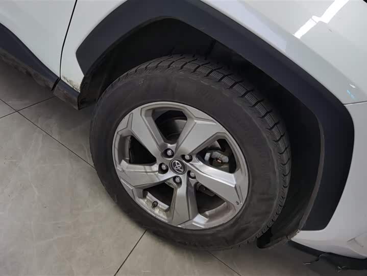 Фото 6 - Toyota RAV4