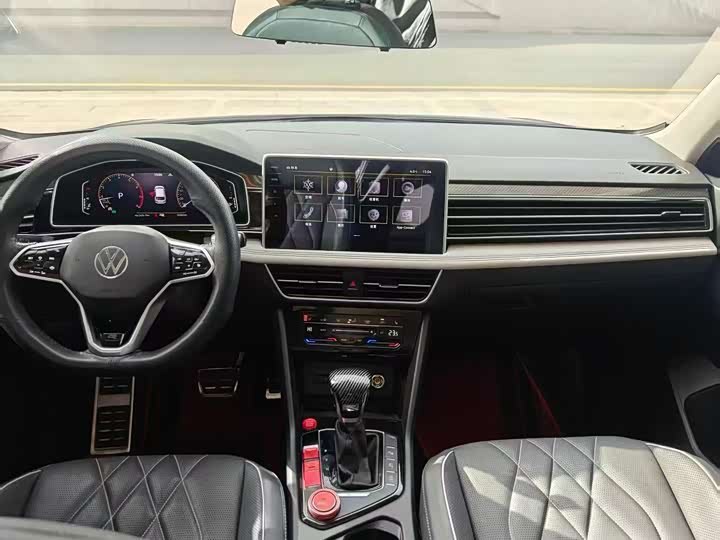 Фото 8 - Volkswagen Tiguan L Pro