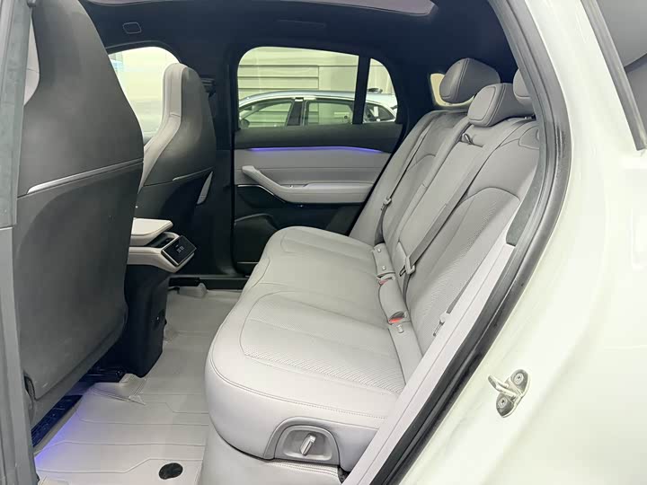 Фото 6 - Nio EC6