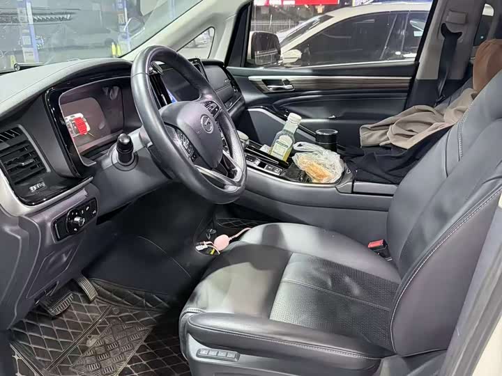 Фото 3 - GAC Trumpchi M8