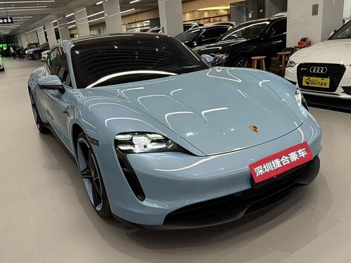 Photo 3 - Porsche Taycan