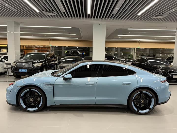 Photo 7 - Porsche Taycan