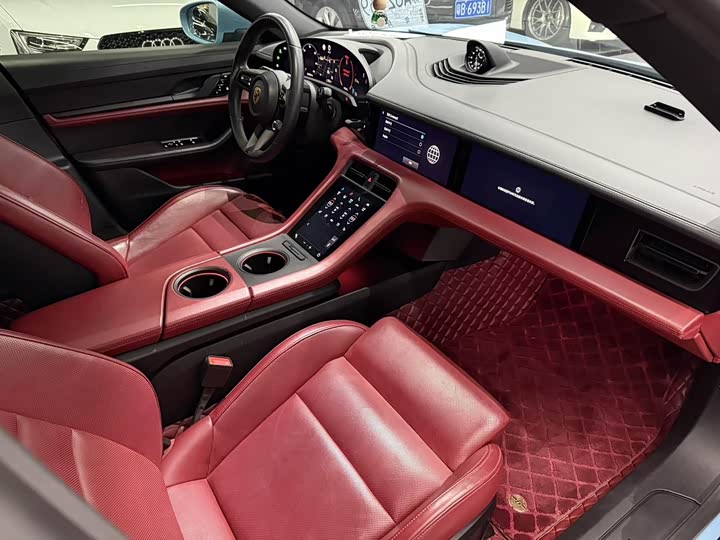 Photo 8 - Porsche Taycan