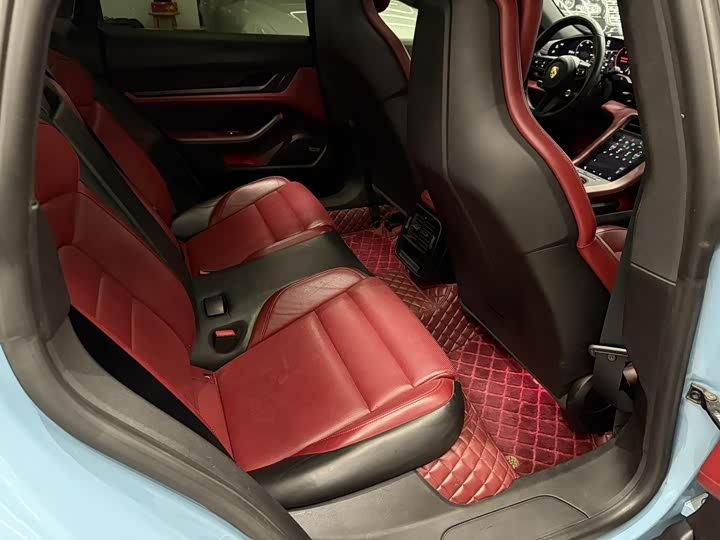 Photo 9 - Porsche Taycan