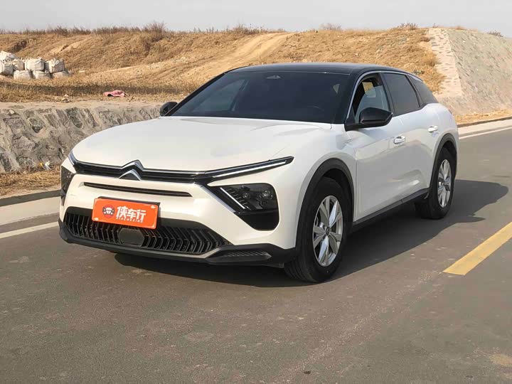 Фото 1 - Citroen C5 X