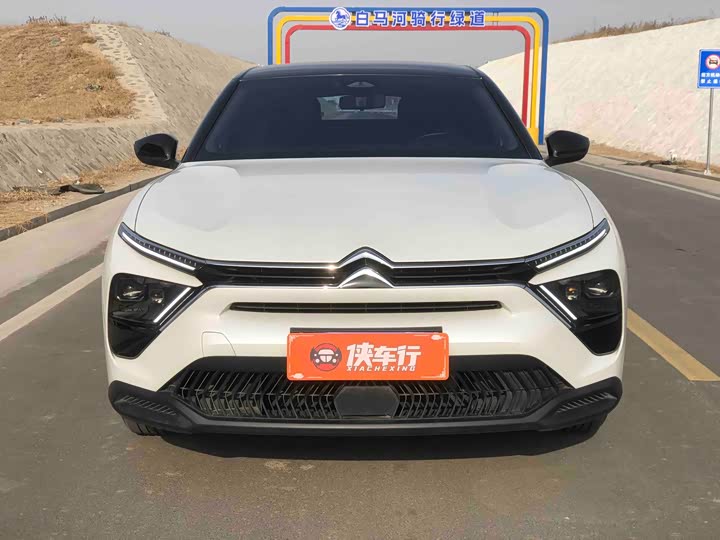 Фото 2 - Citroen C5 X