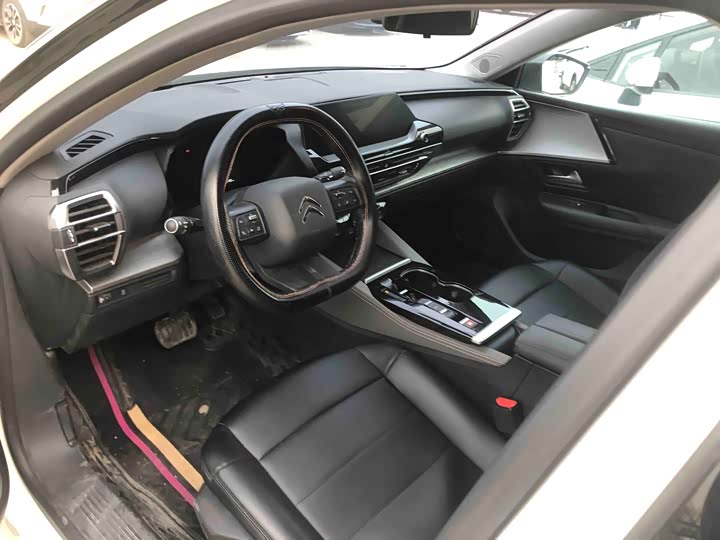 Фото 6 - Citroen C5 X