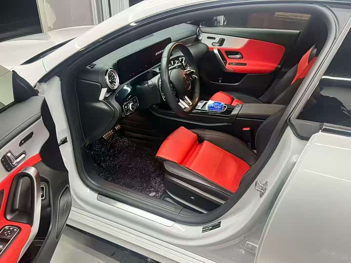 Фото 2 - Mercedes-Benz CLA-Class AMG