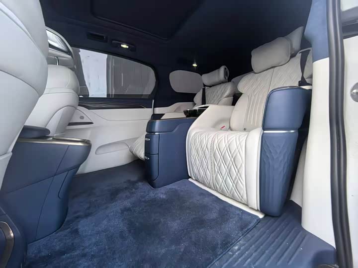 Фото 8 - Buick GL8 ES