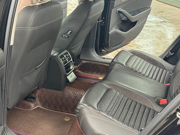 Фото 7 - Volkswagen Magotan