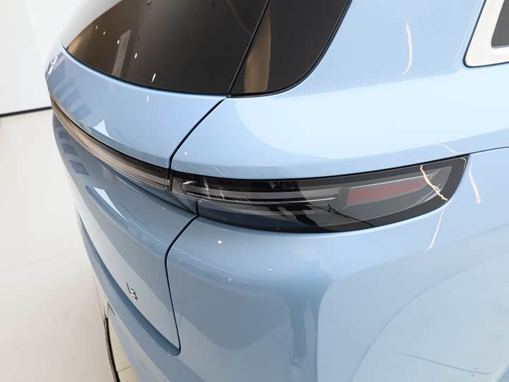 Фото 9 - LiXiang L8