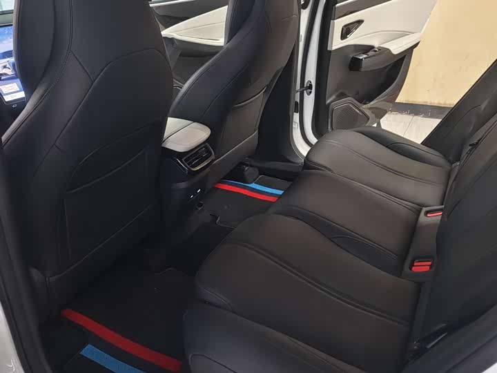 Фото 7 - Geely Galaxy L7