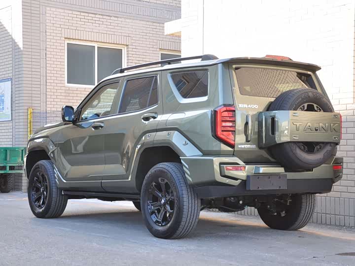 Фото 4 - Tank 400 Hybrid