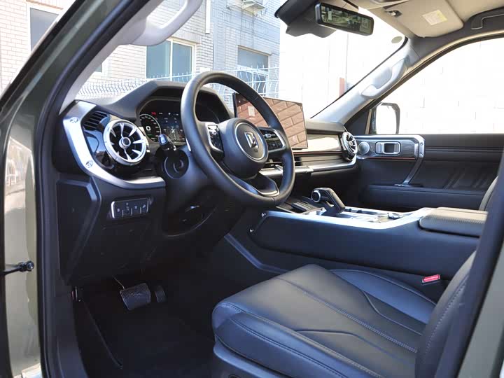 Фото 5 - Tank 400 Hybrid