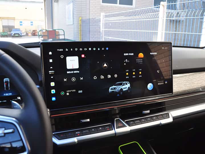 Фото 9 - Tank 400 Hybrid