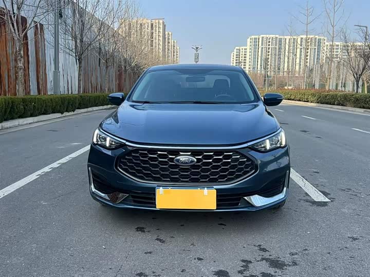 Фото 2 - Ford Escort