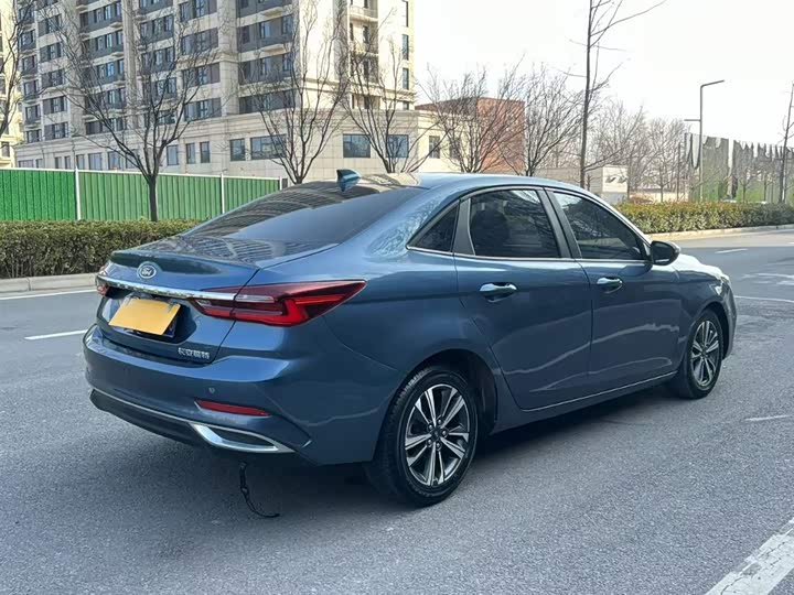 Фото 8 - Ford Escort