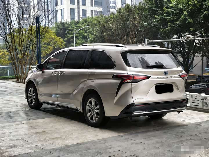 Фото 3 - Toyota Sienna