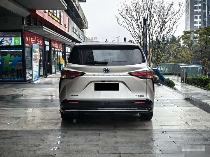 Фото 5 - Toyota Sienna