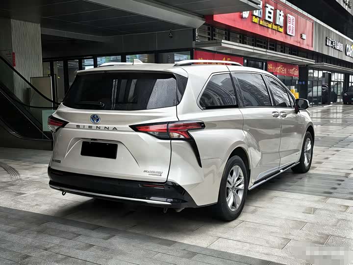 Фото 6 - Toyota Sienna
