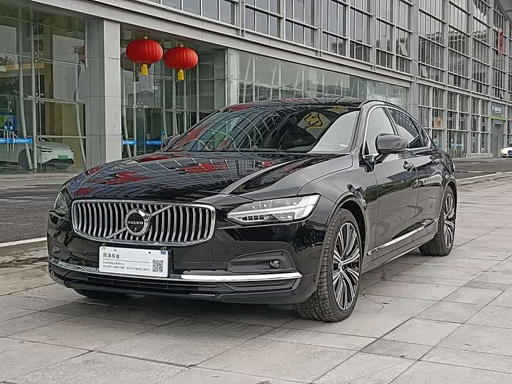 Фото 1 - Volvo S90