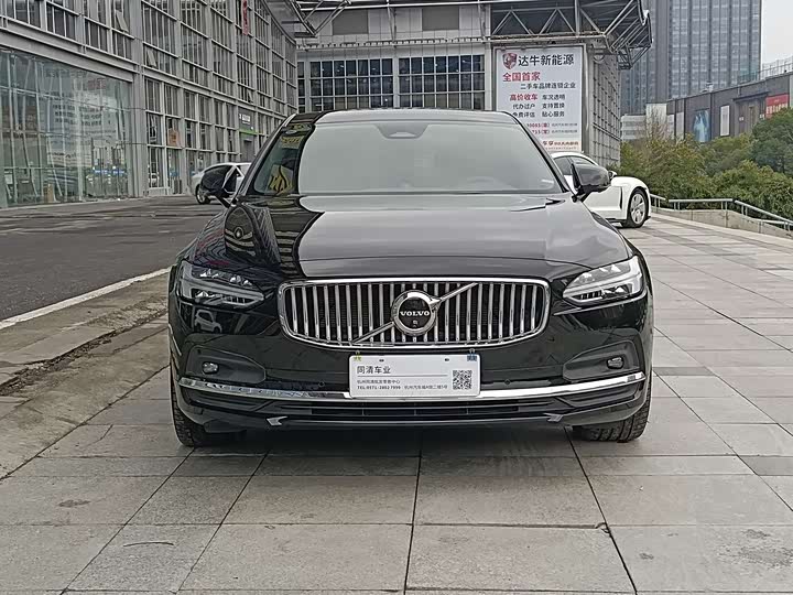Фото 2 - Volvo S90