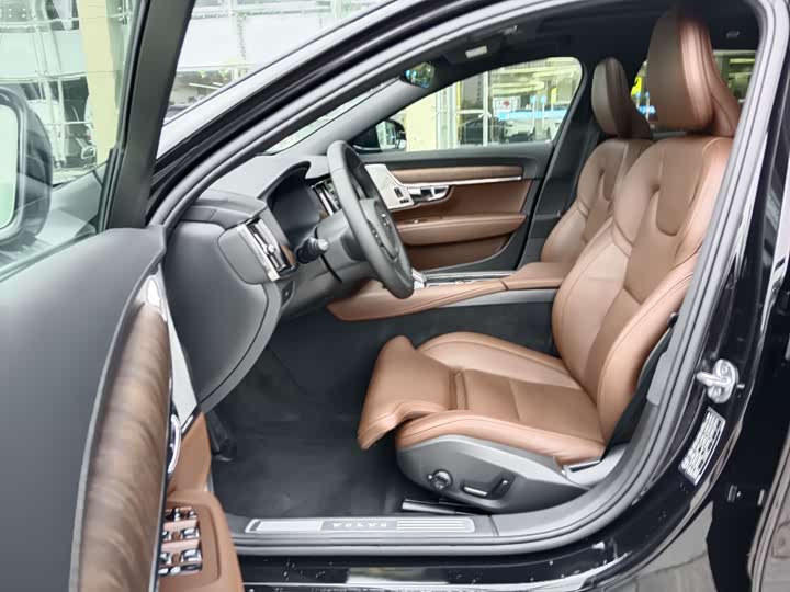 Фото 9 - Volvo S90