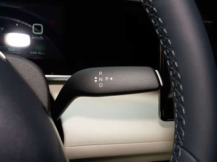 Фото 2 - BYD Qin L