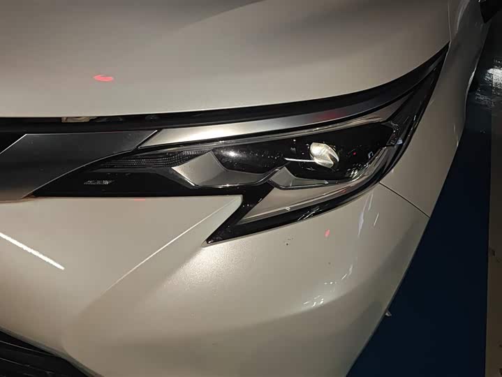 Фото 5 - Toyota Sienna