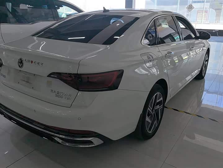 Фото 3 - Volkswagen Sagitar L