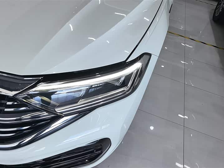 Фото 5 - Volkswagen Sagitar L