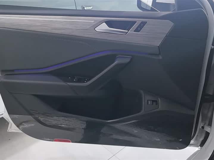 Фото 7 - Volkswagen Sagitar L