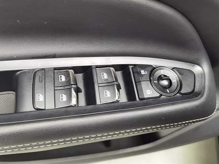 Фото 9 - Ford Equator Sport