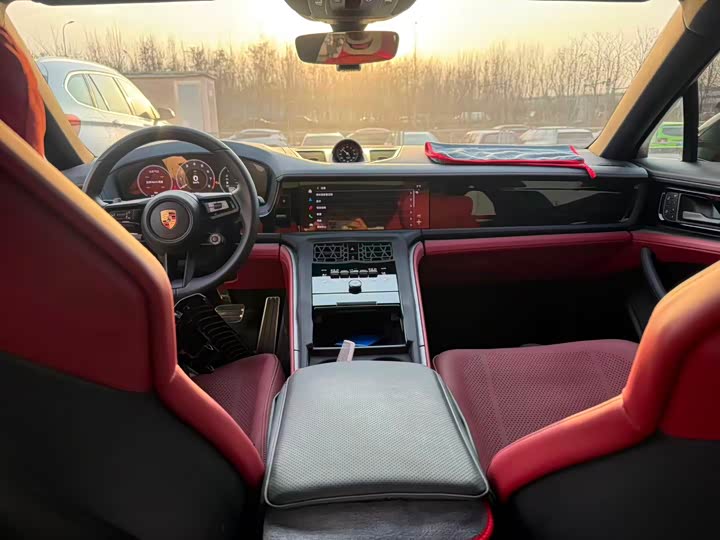 Фото 3 - Porsche Panamera