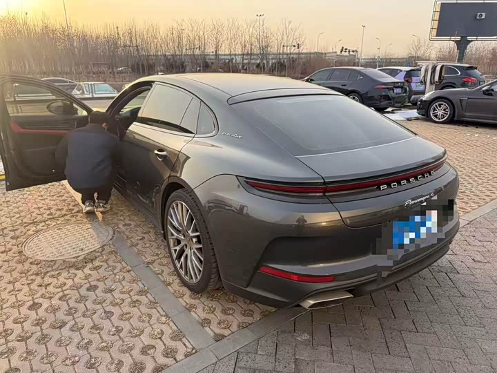 Фото 7 - Porsche Panamera