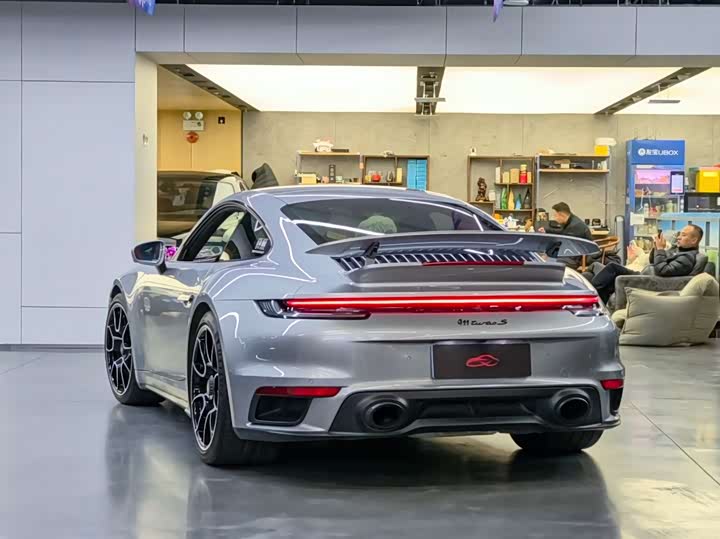 Фото 4 - Porsche 911