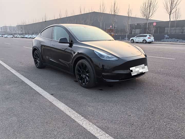 Фото 3 - Tesla Model Y