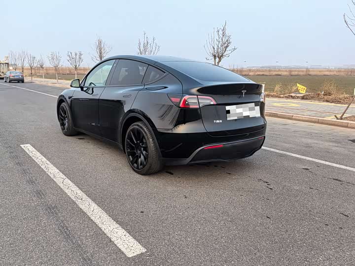 Фото 6 - Tesla Model Y