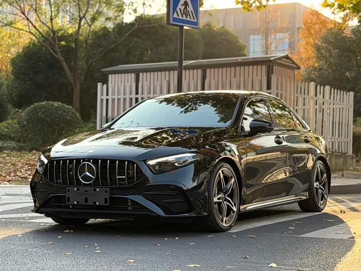 Фото 1 - Mercedes-Benz A-Class AMG