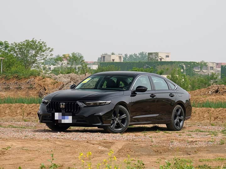 Фото 1 - Honda Inspire