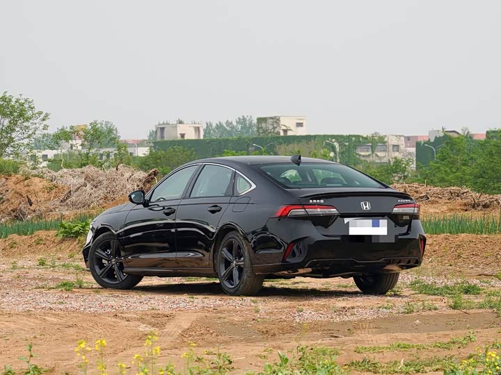 Фото 4 - Honda Inspire